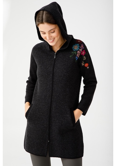 Desen Triko Kadın Reglan Kol Nakış İşlemeli Kapüşonlu Uzun Kaban
