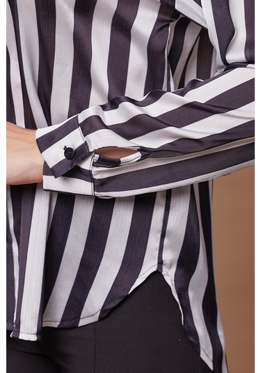 Kadın Desenli Yakalı Düşük Omuzlu Uzun Kol Şık Ofis Gömlek-Siyah Beyaz Çizgi Siyah Beyaz Çzg.