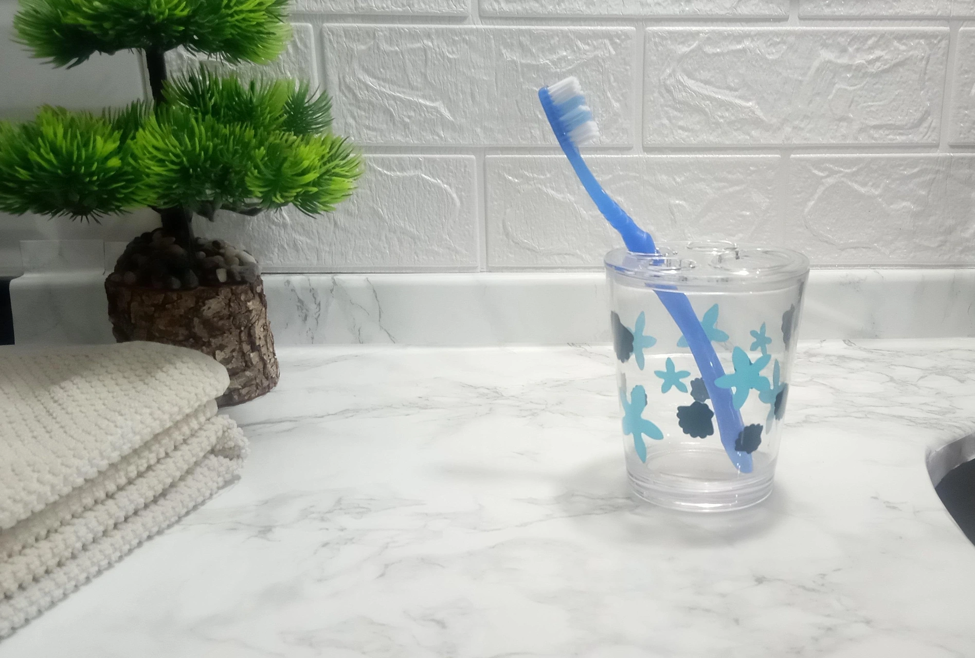 2 Adet Diş Fırçalık Benekli Desen Akrilik 8x8x9cm 350ml Banyo Seti Çok Renkli