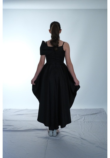 Kız Çocuk Abiye Siyah Askılı Saten Kuyruklu Önü Kurdele Detaylı Kız Çocuk Abiye 10-15 Yaş Siyah