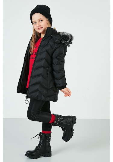 Lela Peluş Astarlı Yakası Suni Kürklü Çıkarılabilir Kapüşonlu Kışlık Kız Çocuk Mont 5766041 Siyah Lela Peluş Astarlı Yakası Suni Kürklü Çıkarılabilir Kapüşonlu Kışlık Kız Çocuk Mont 5766041 Siyah