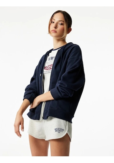 Koton Fermuarlı Kapüşonlu Kanguru Cepli Uzun Kollu Şardonlu Oversize Kadın Sweatshirt 6wak10151nk Lacivert Koton Fermuarlı Kapüşonlu Kanguru Cepli Uzun Kollu Şardonlu Oversize Kadın Sweatshirt 6wak10151nk Lacivert