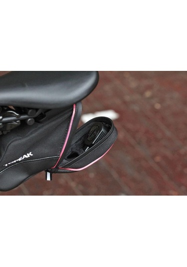 Topeak Aero Wedge İglow Medium Led Işıklı Sele Altı Çanta Siyah