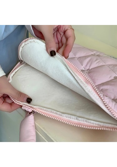 Fochsia Kore Tarzı Pembe Laptop Çantası 33.02-35.56cm Macbook Uyumlu Nakışlı Pembe