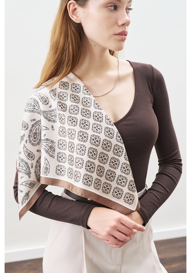 Desenli Orta Boy Saten Fular Saıra Saıra