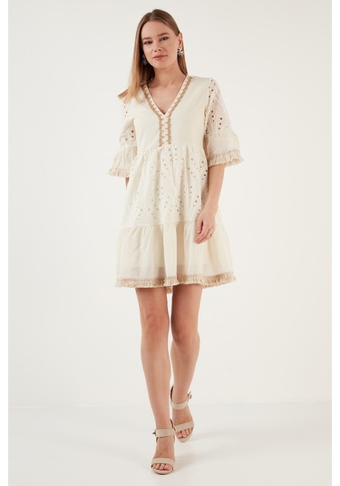 Lela Pamuklu Volanlı Güpür Detaylı Fistolu Mini Bayan Elbise 6531617 Ekru