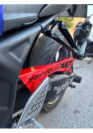 Yamaha R-25 Zincir Koruması Kırmızı