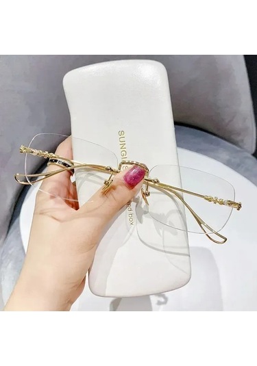 Shineyee Mavi Işık Koruyucu Hafif Yakın Gözlük - 150 Derece Altın Çerçeveli, Kutusu Ve Mikrofiber Bez İle