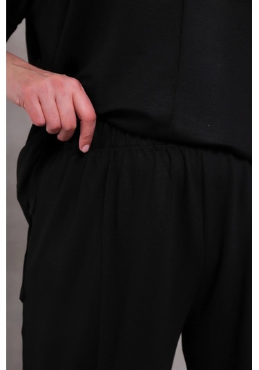 Önü Çimalı Takım Siyah