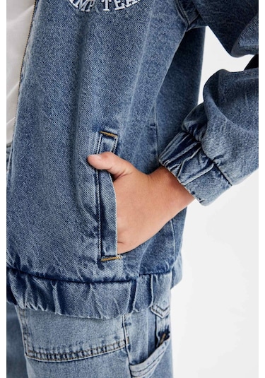 DeFacto Erkek Çocuk Kolej Yaka Fermuarlı Cepli Mevsimlik Baskılı Jean Bomber Ceket C3685A824AUNM39