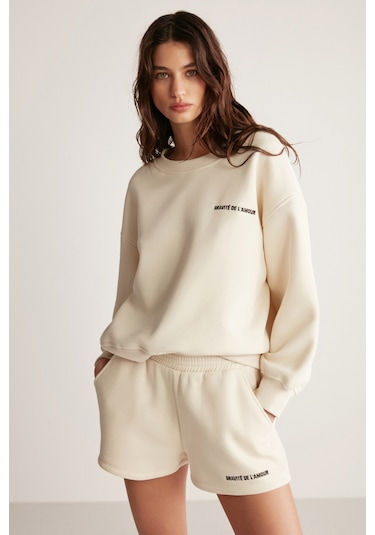 Jennıfer Kadın Organik Pamuklu Nakışlı Yuvarlak Yakalı Oversize Vanilya Sweatshirt