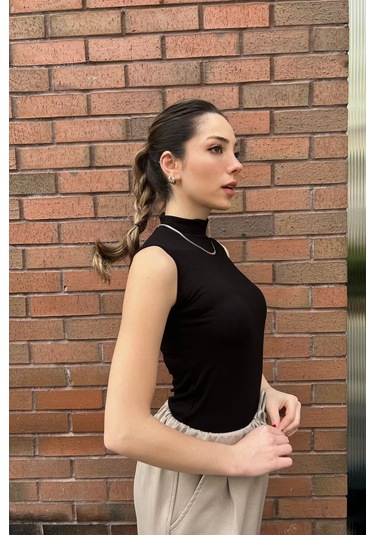 Kolsuz Dik Yaka Body