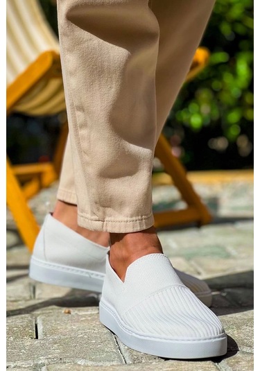 Beyaz Triko Yüksek Taban Bağcıksız Günlük Erkek Ayakkabısı Beyaz