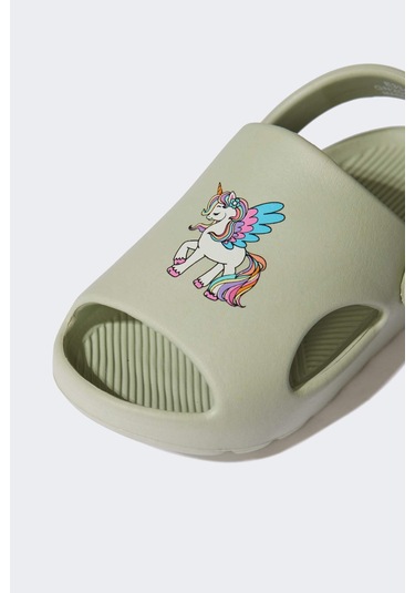DeFacto Kız Çocuk Düz Taban Eva Terlik E3341A525SMGN200 Yeşil DeFacto Kız Çocuk Düz Taban Eva Terlik E3341A525SMGN200 Yeşil