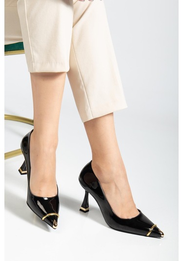 Suins Clove Model Kadın Topuklu Burnu Metal Detaylı Stiletto Ayakkabı Siyah