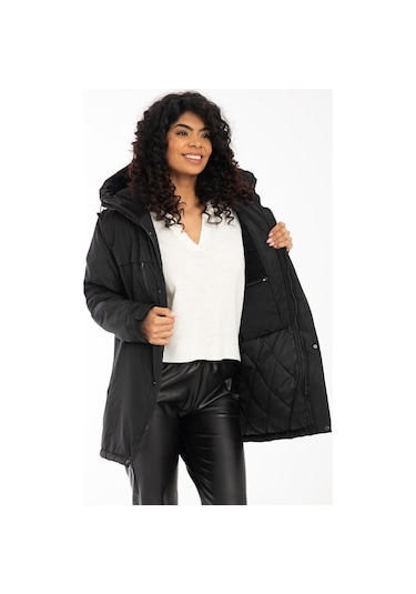 Kadın Siyah Içi Polarlı Su Ve Rüzgar Geçirmez Kapüşonlu Kışlık Mont Siyah