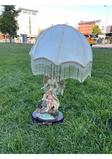 Melek Figürlü Antika Abajur 65 CM Hafif Kusurlu