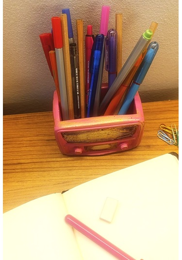 Artepieza Retro Radyo Sukulent Saksısı Ve Kalemlik - Masaüstü Dekoratif Organizer Pembe 12 8 12cm