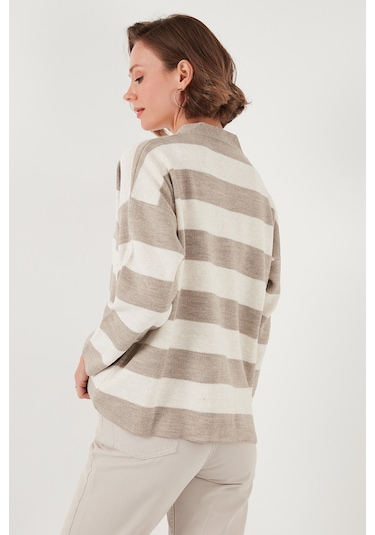 Lela Regular Fit Çizgili V Yaka Düğmeli Soft Akrilik Bayan Hırka 4615188 Vizon-Taş