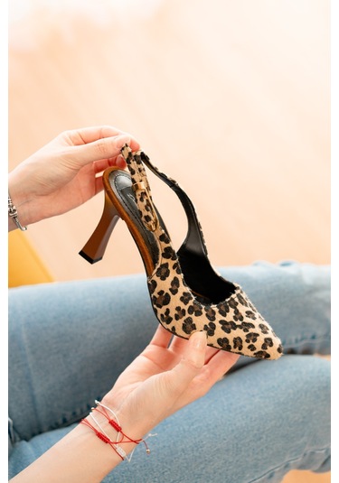 Elanor Leopar Taba Yanı Tokalı 8 Cm Sivri Burun Topuklu Ayakkabı Taba Leopar