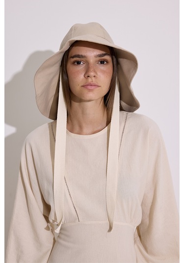 Kordon Detaylı Geniş Şapka Bej Bej