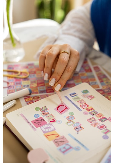 A5 18 Yaprak Harf Sticker Defteri Alfabe, Rakam Ve Noktalama İşaretleri Seti Çok Renkli