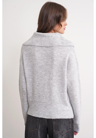 6900 Kadın Düğmeli Devrik Yaka Triko Kazak Gri Gri