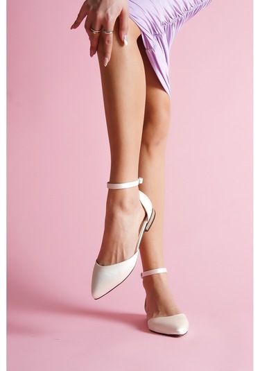 Misty Bej Saten 2 Cm Topuklu Bilekten Bantlı Sivri Burun Günlük Babet Bej