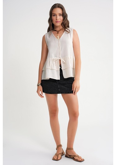 4722 Kadın V Yaka Fırfırlı Müslin Bluz Naturel Naturel