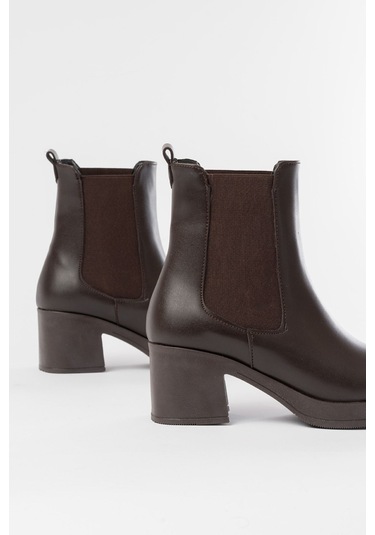 5109-3056 Kahverengi Lastikli Fermuarlı Kalın Topuklu Günlük Bot Kahve