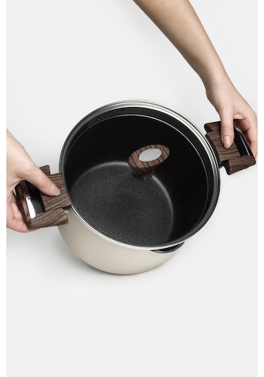 Krem Titanium Kaplama 22 Cm Makarna Tenceresi Krem