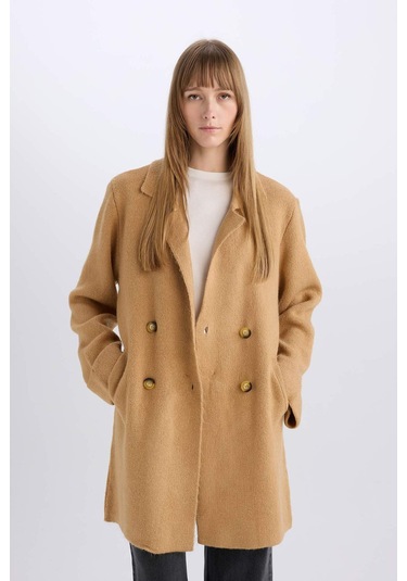 DeFacto Oversize Geniş Kalıp Kruvaze Kapamalı Düğmeli Cepli Ceket K9002AZ24WNBG474 Bej