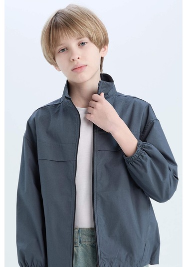 DeFacto Erkek Çocuk Oversize Geniş Kalıp Yarım Balıkçı Yaka Fermuarlı Paraşüt Bomber Ceket D8537A825SPAR234