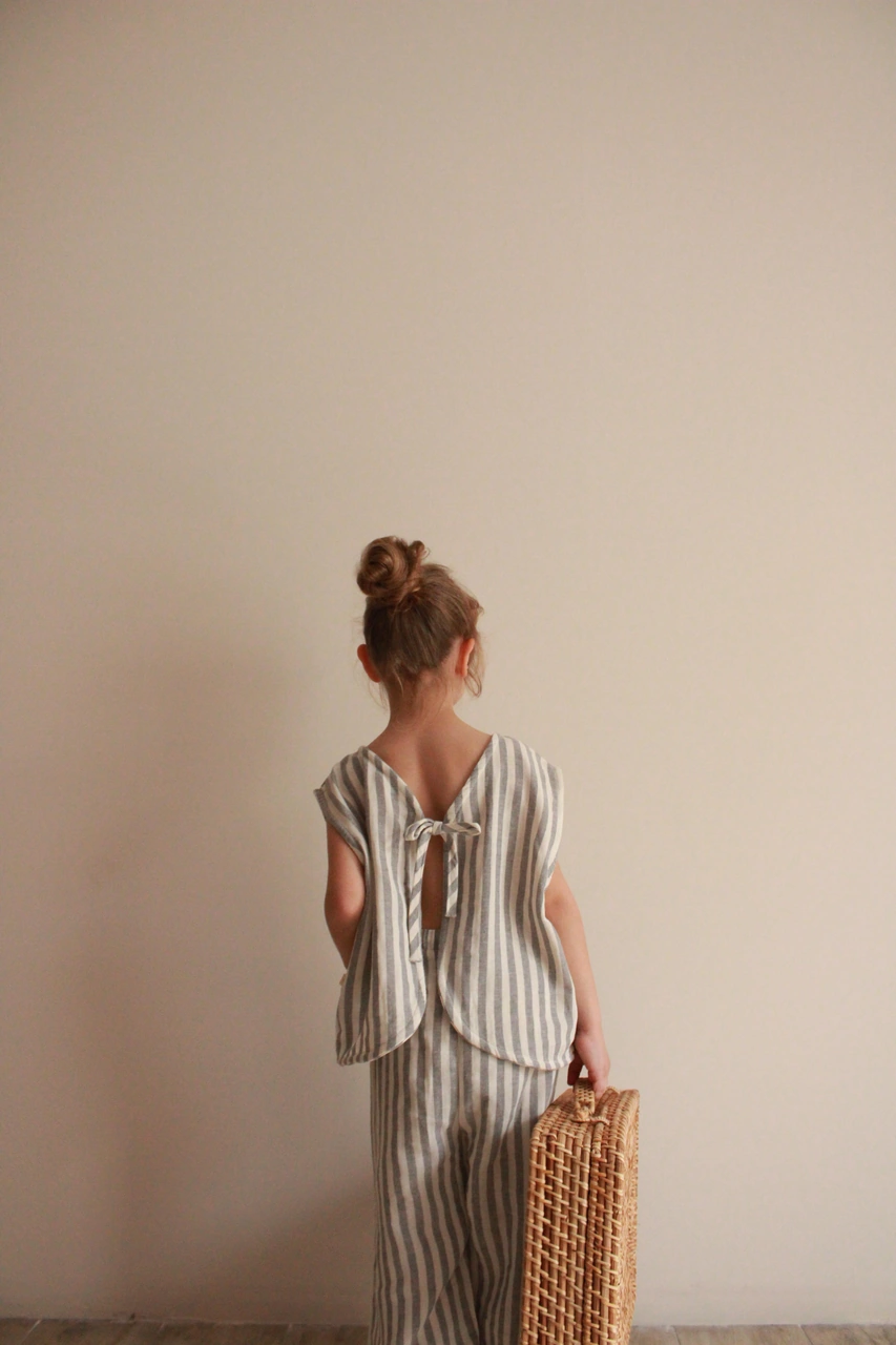 Gri Çizgili Sırt Detaylı Müslin Takım Gri