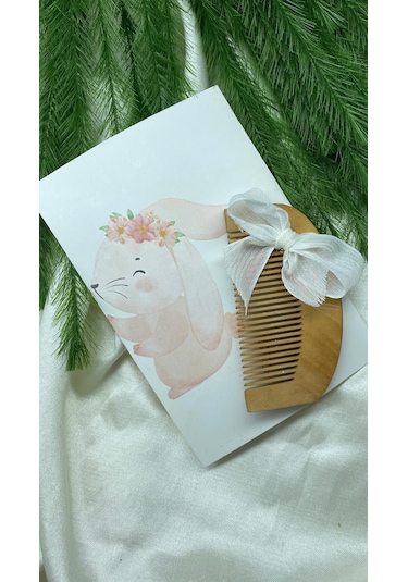 Kişiye Özel Bebek Hediyeliği Tavşan Temalı Kart & Ahşap Tarak Doğal Ahşap Karta İsim Yazılabilir/kişiselleştirilebilir