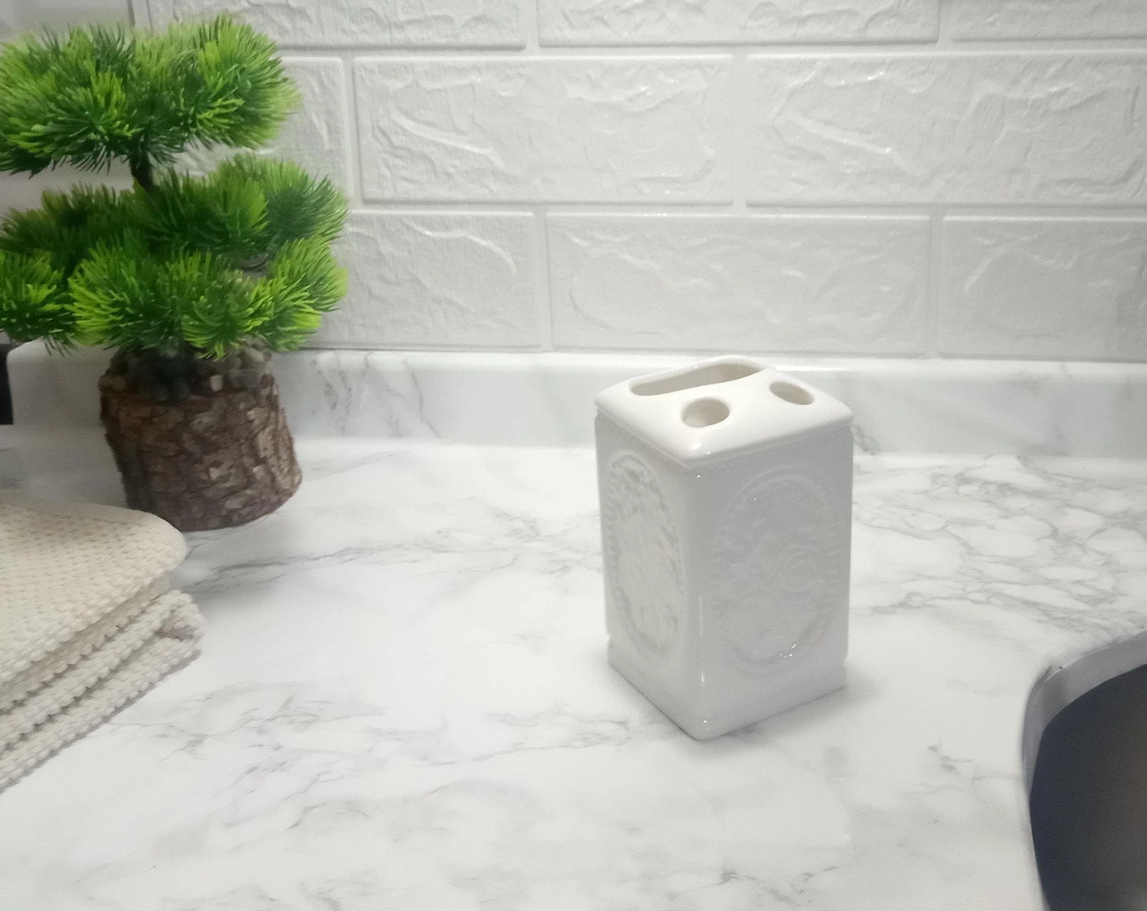 2 Adet Seramik Diş Fırçalık Çiçekli Kare Model 8x8x11cm Banyo Seti Çok Renkli
