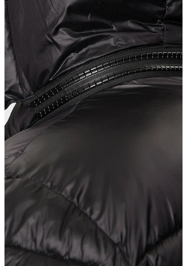 EA7 Logolu Kapitoneli Regular Fit Kapüşonlu Şişme Mont Erkek MONT 6DPB71 PN2MZ 1200 Siyah