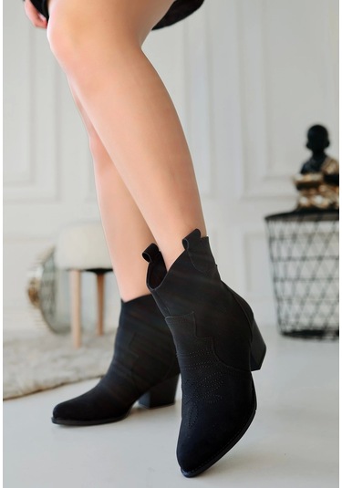 Akver Siyah Nubuk Topuklu Bot Çok Renkli