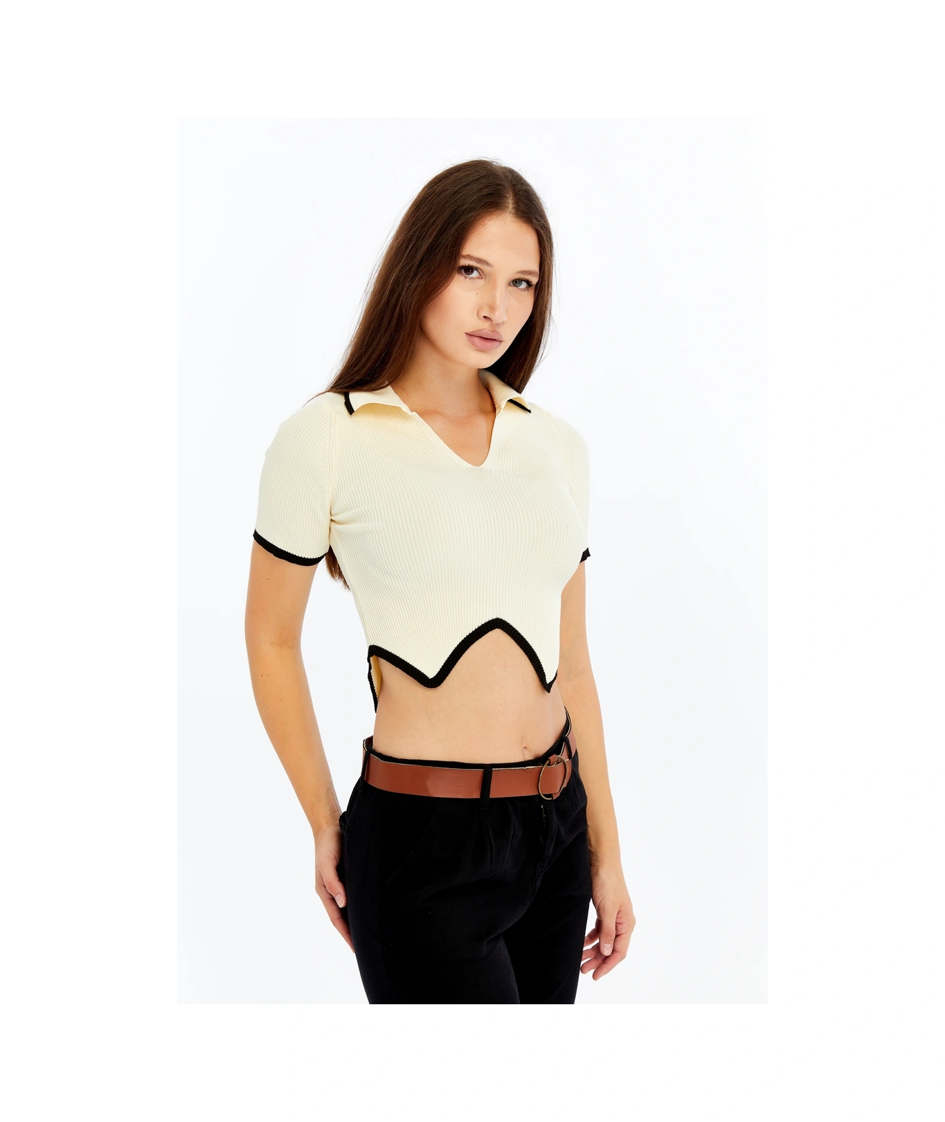 Kadın Polo Yaka V Yaka Triko Crop Bluz Asimetrik Kesim Kısa Kollu Krem
