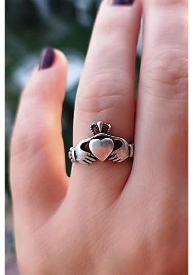 Taçlı Kalp Şekilli Gümüş Kaplama El Yapımı Kadın Yüzük Çok Renkli