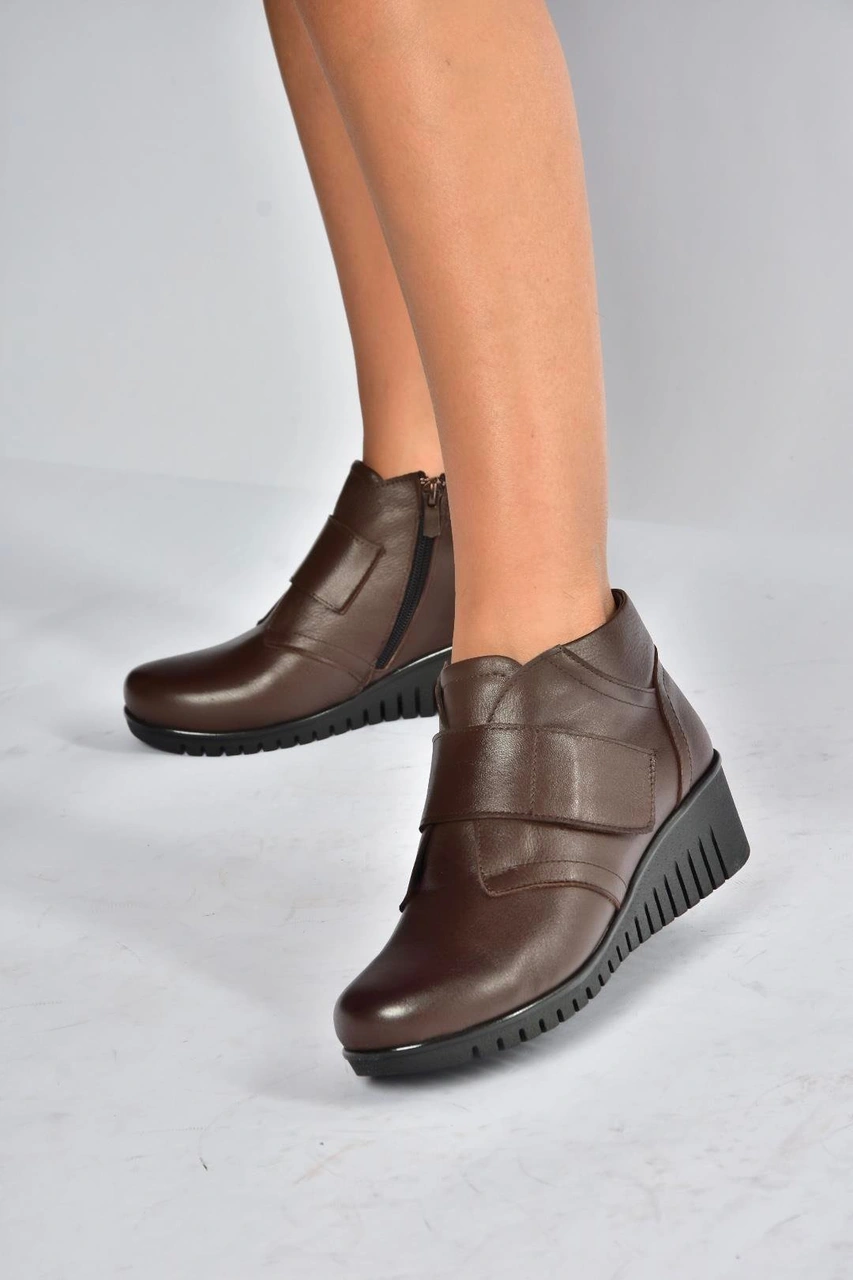V324501903 Kahverengi Hakiki Deri Cırtlı Kadın Bot Kahverengi-hakiki Deri