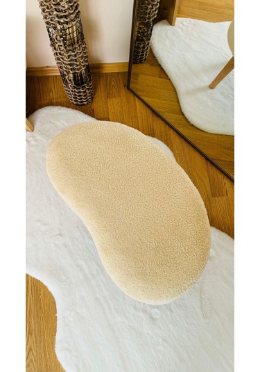 Fasulye Model Ahşap Ayaklı Teddy Kumaş Dekoratif Puf Bench Ekru