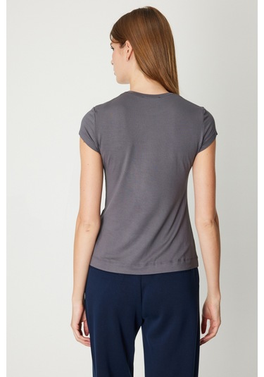 On Kadın Sıfır Yaka Ay Kol Basic Bluz 61302 Antrasit Antrasit