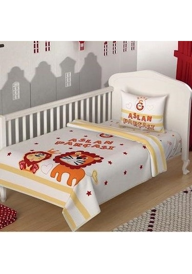 Taç Lisanslı Galatasaray Aslan Parçası Bebek Pike Takımı