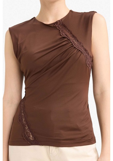 Defacto Slim Fit Dar Kesim Bisiklet Yaka Dantel Detaylı Kolsuz Bluz G4116ax25aubn341 Kahve-bn341