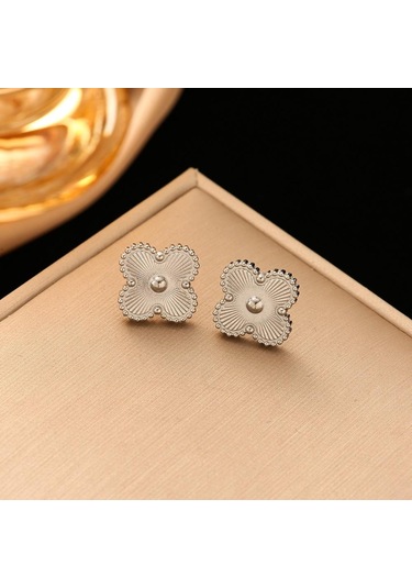 Gümüş Dört Yapraklı Yonca Titanyum Çelik Küpe Yaz Niş Tasarım Yüksek Dereceli Küpe Duygusu Mizaç Bayanlar Küpe Gümüş