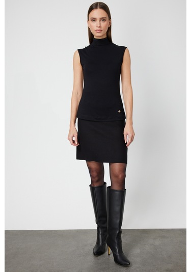 On Kadın Dik Yaka Kolsuz Basic Bluz 61432 Siyah Siyah