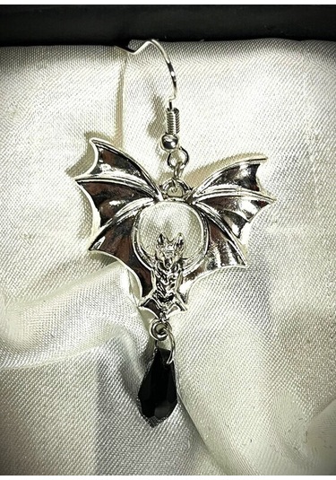 Dükkan Design Taşlı Gotik Yarasa Küpe Açık Gri