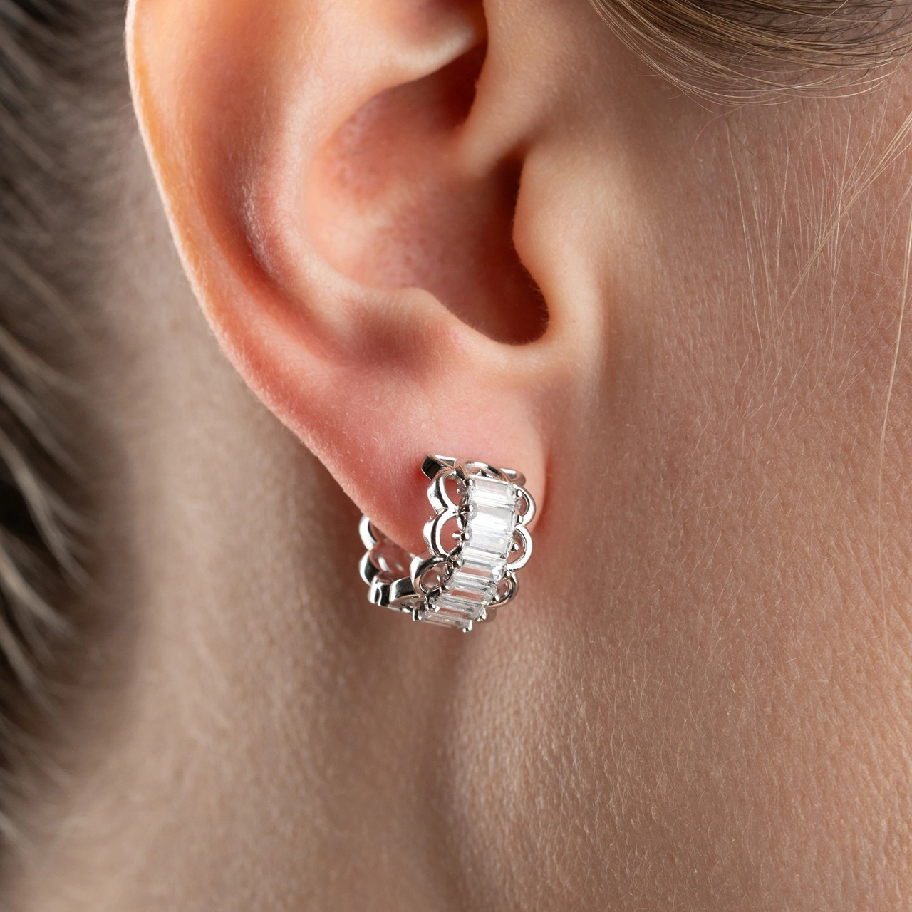 925 Ayar Gümüş Baget Taşlı Minimal Halka Küpe Gümüş