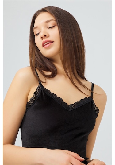 Siyah Dantel Detaylı İnce Askılı Kadife Kadın Atletli Şortlu Takı Siyah